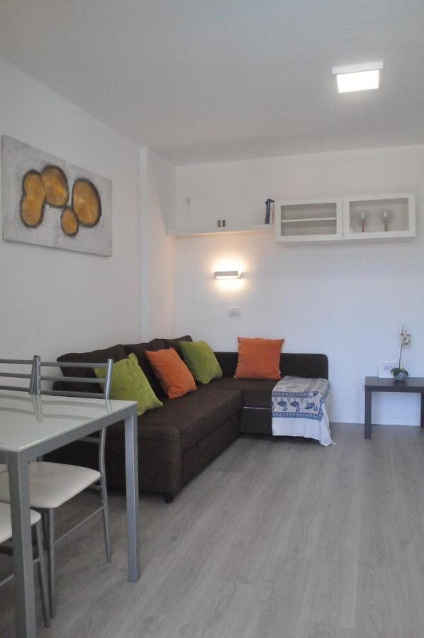 Nice Apartment 1210 In Central Area San Bartolome Bagian luar foto